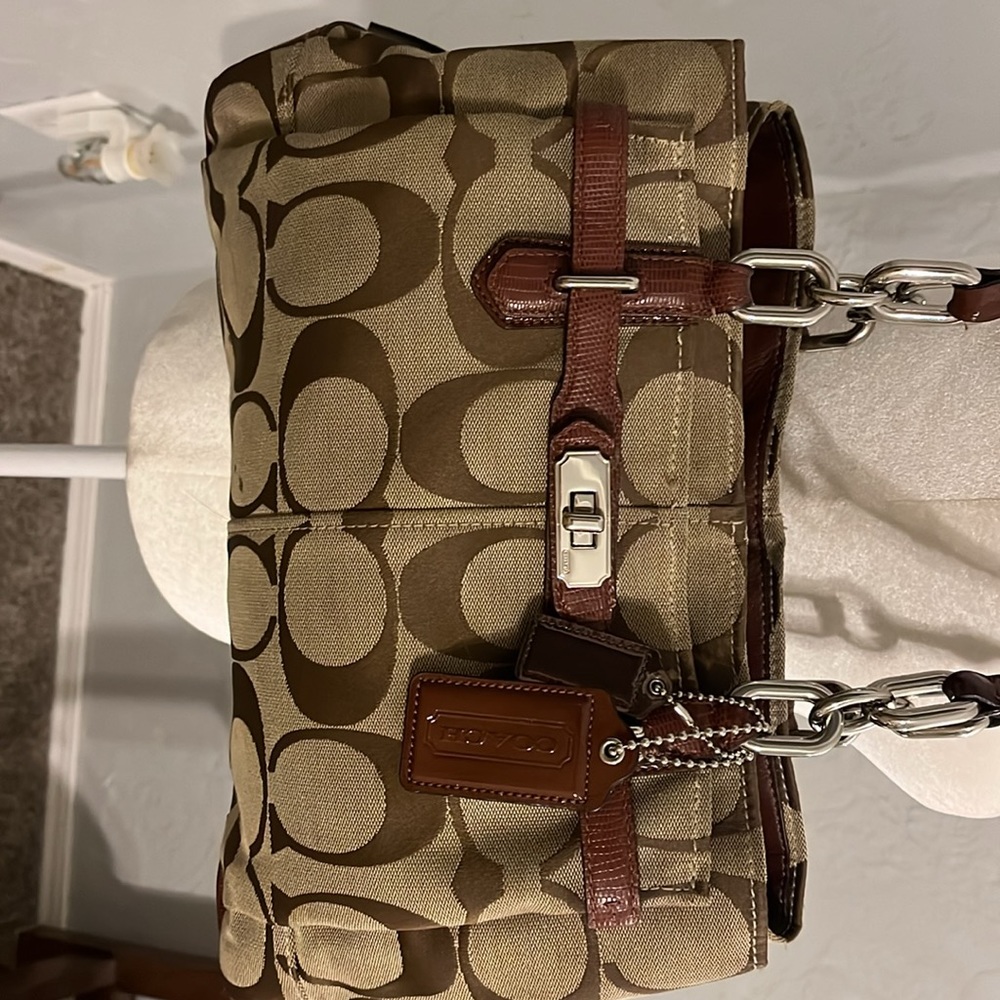 Authentic Coach Purse with dust bag - Picture 6 of 8